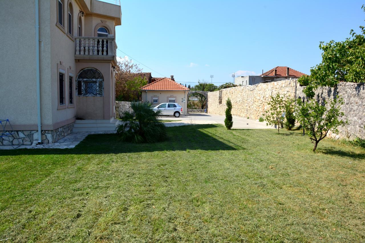 Montenegro Hostel B&B Podgorica Bagian luar foto