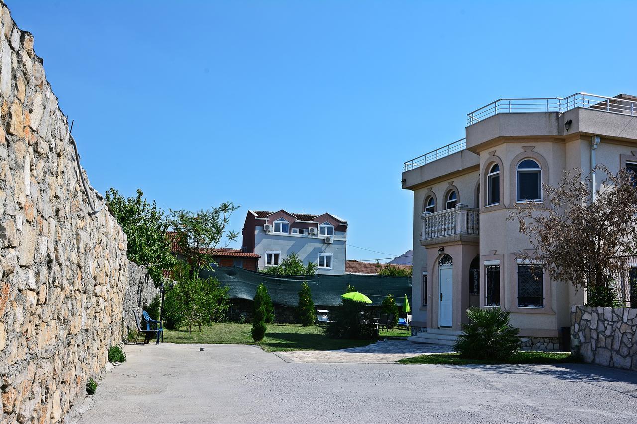 Montenegro Hostel B&B Podgorica Bagian luar foto