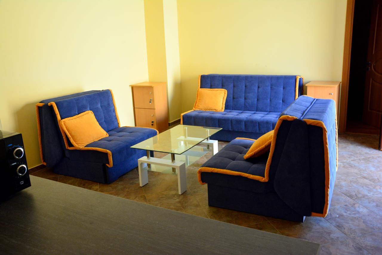 Montenegro Hostel B&B Podgorica Bagian luar foto