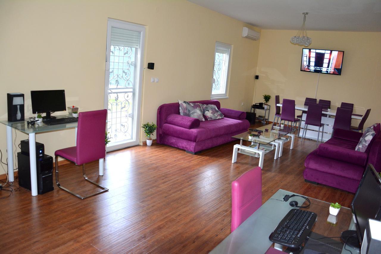 Montenegro Hostel B&B Podgorica Bagian luar foto